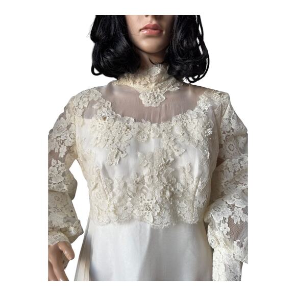 Vtg OOAK Lace Wedding dress scalloped sheer high neck & empire waist medium - Picture 12 of 13